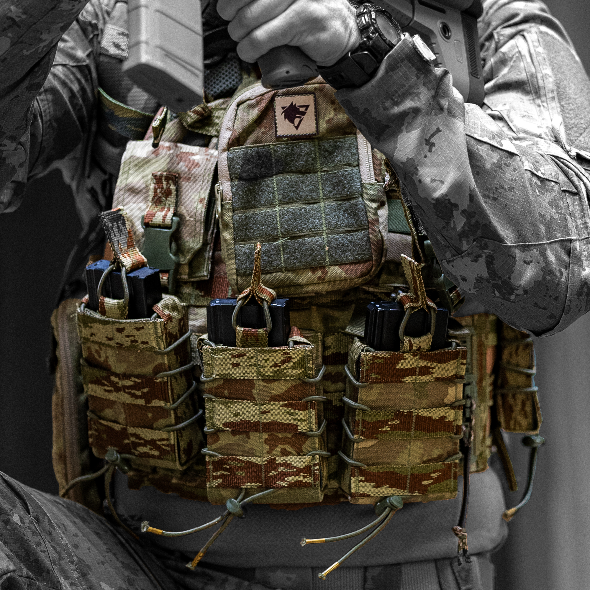 Balistik Plaka Takılabilen Askeri Kamuflaj 7.62 Tam Donanımlı Hücum Yeleği