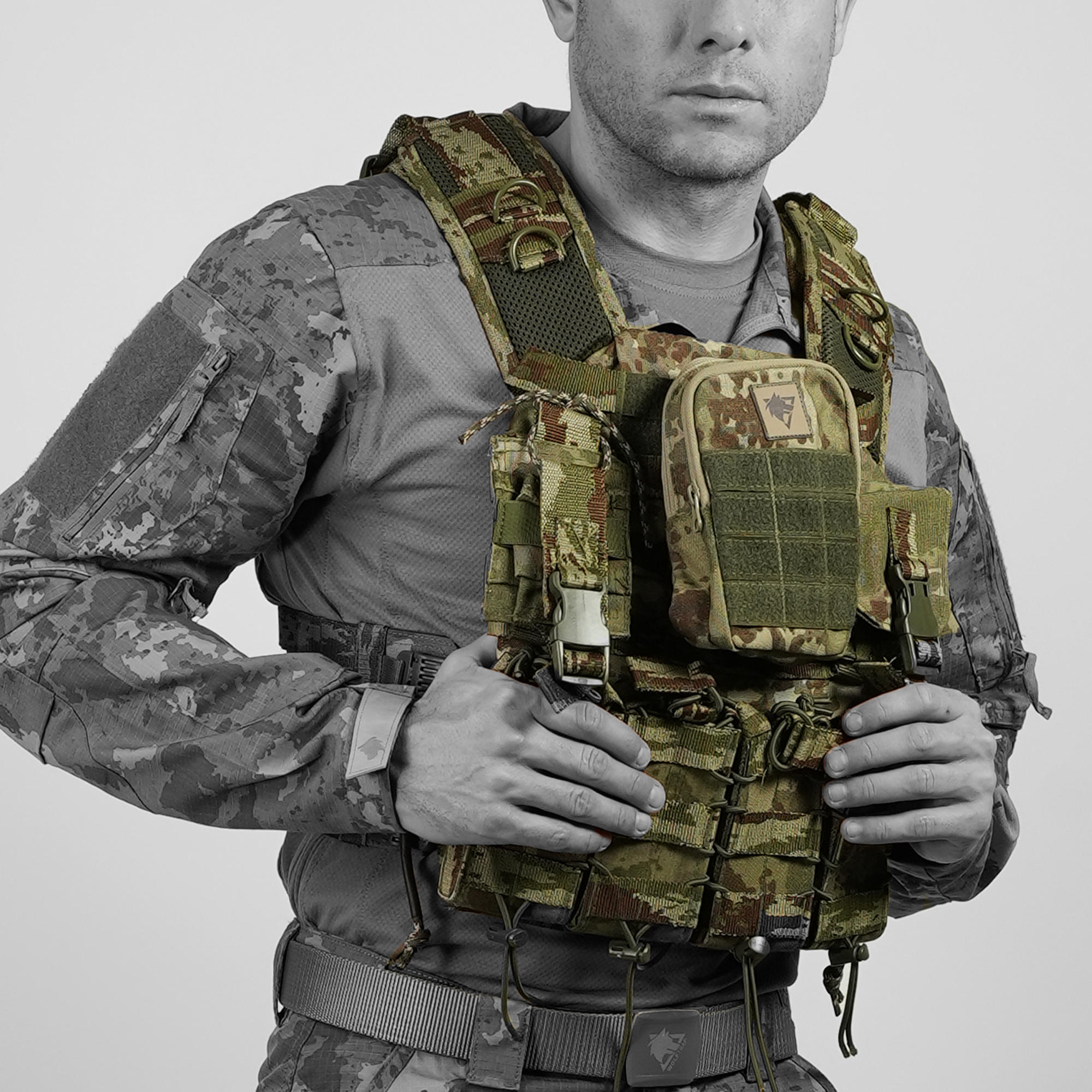 Balistik Plaka Takılabilen Askeri Kamuflaj 5.56 Tam Donanımlı Hücum Yeleği