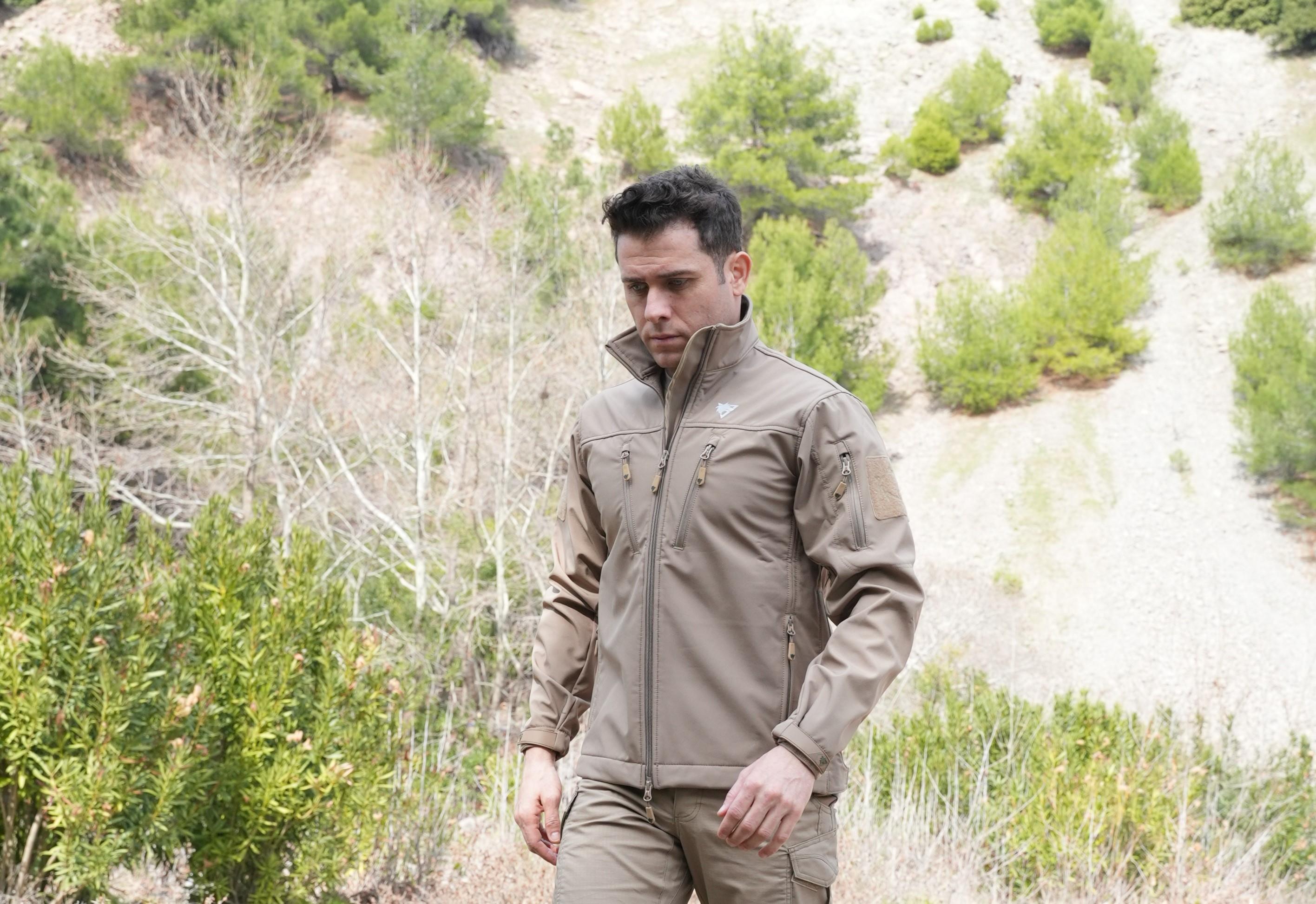 Altay Softshell Mont Bej 7 Cepli Su ve Rüzgar Geçirmez Mont