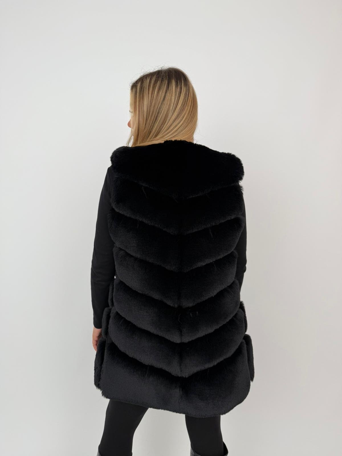 CLASSIC 7 Sıra Dilimli Suni Kürk Yelek - Siyah