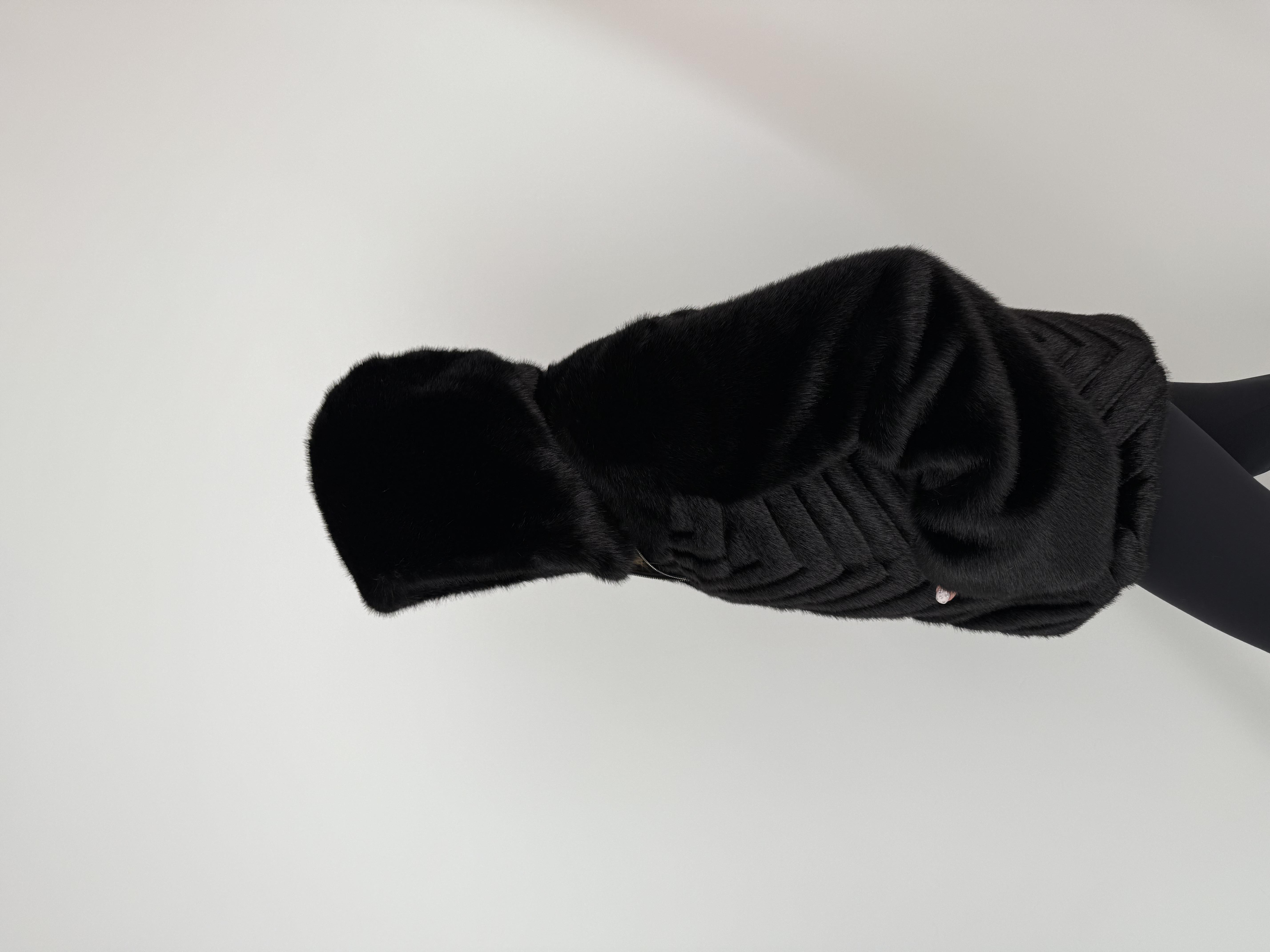 OLESYA Diagonal Dilimli Kapüşonlu Suni Kürk Ceket - Siyah