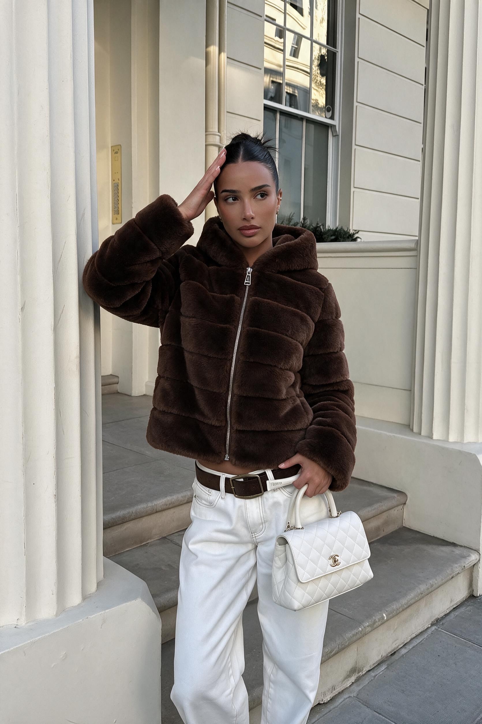 ROSA Kapüşonlu Sık Dilimli Yoğun Kürk Ceket - Acı Kahve