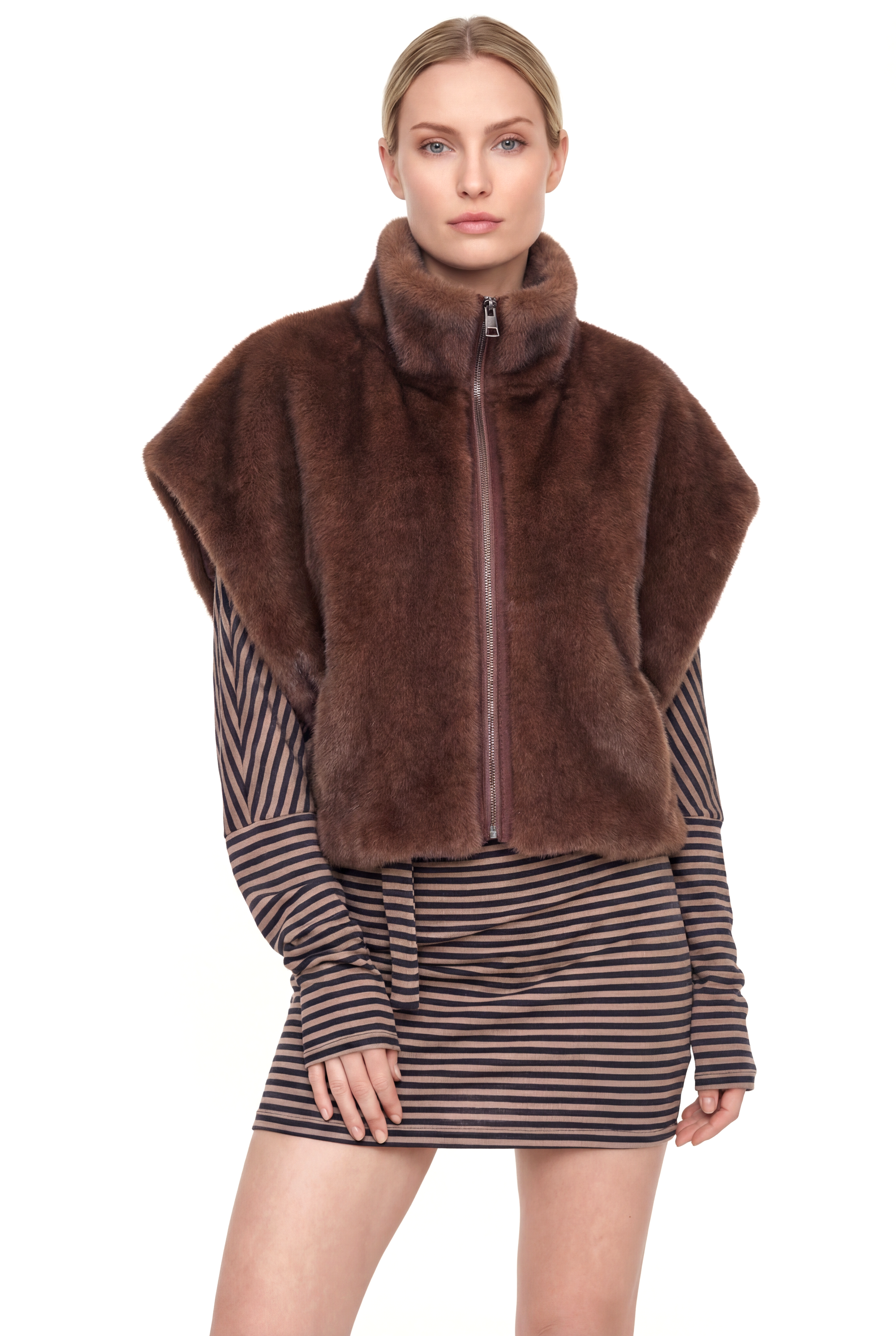 VELORA Yarasa Kol Dik Yakalı Suni Kürk Yelek - Kahverengi