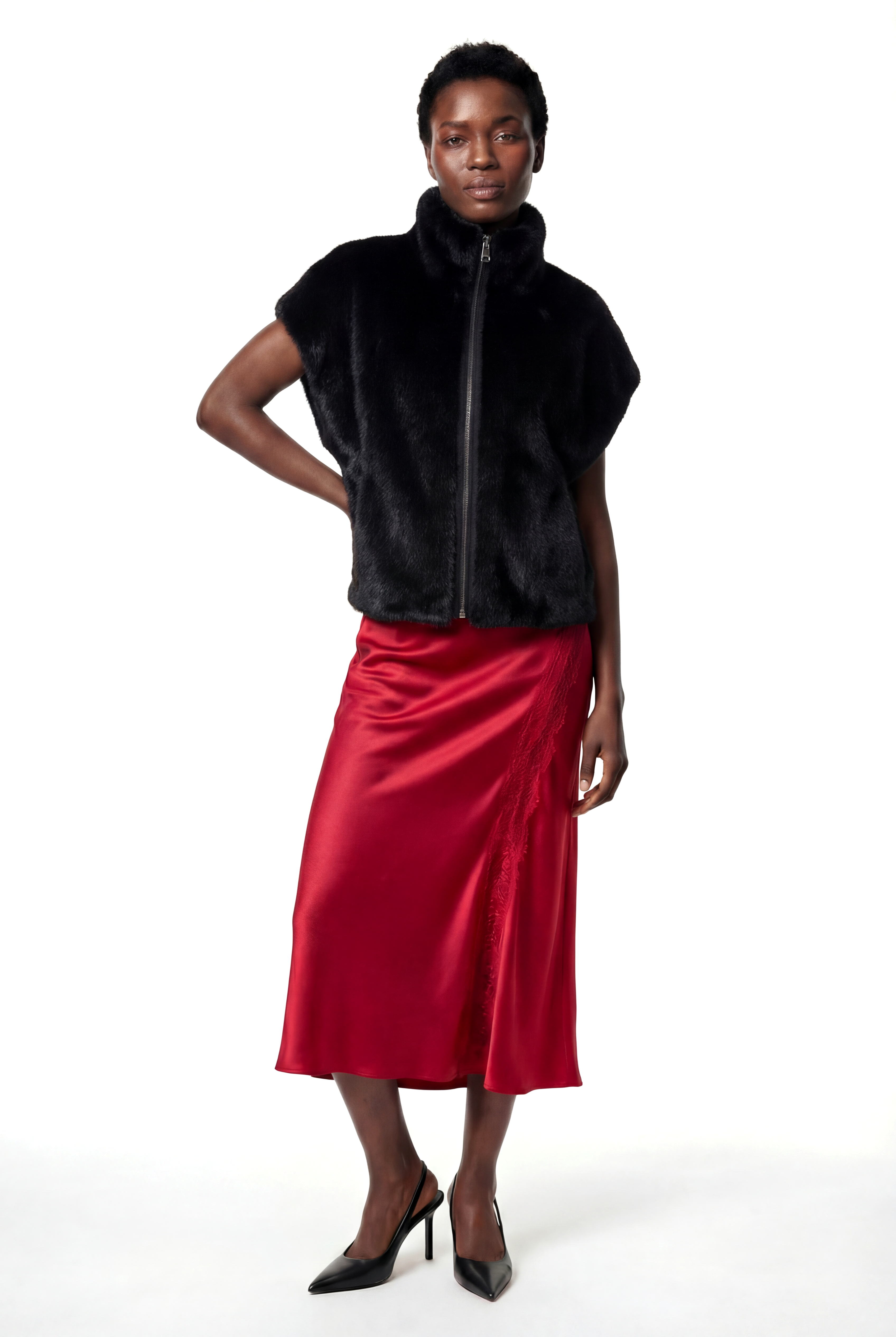 VELORA Yarasa Kol Dik Yakalı Suni Kürk Yelek - Siyah