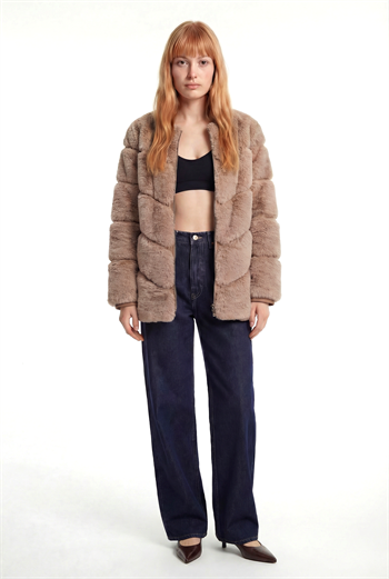 CLASSIC EDITION Yuvarlak Yaka Dilimli Suni Kürk Ceket - Vizon