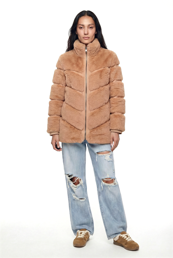 GALA Dik Yakalı Dilim Detaylı Suni Kürk Ceket - Şampanya