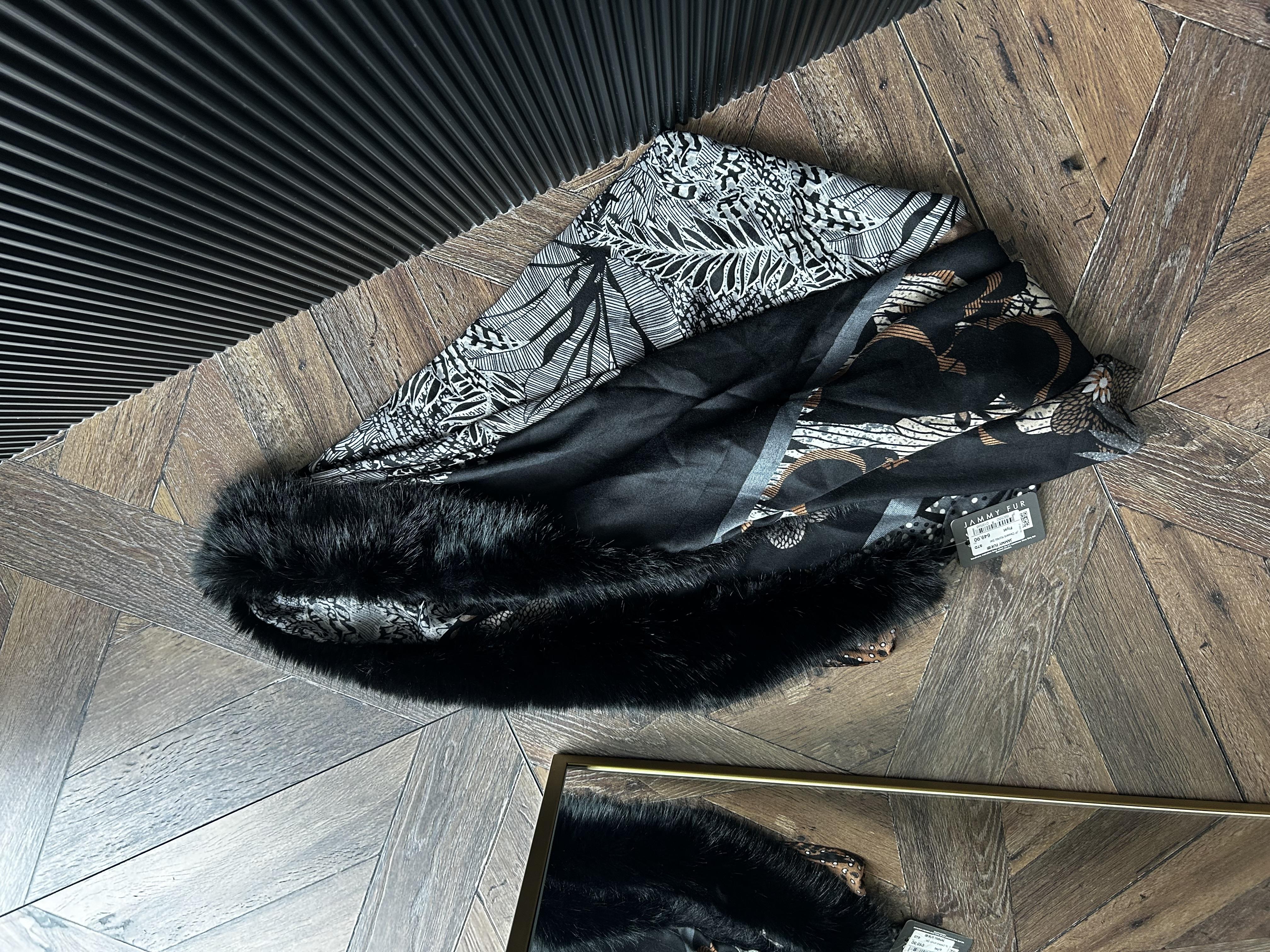 JF Desenli Kürklü Şal - Gri