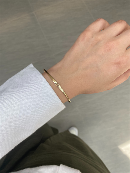 14 Ayar Altın Kelepçe Bileklik