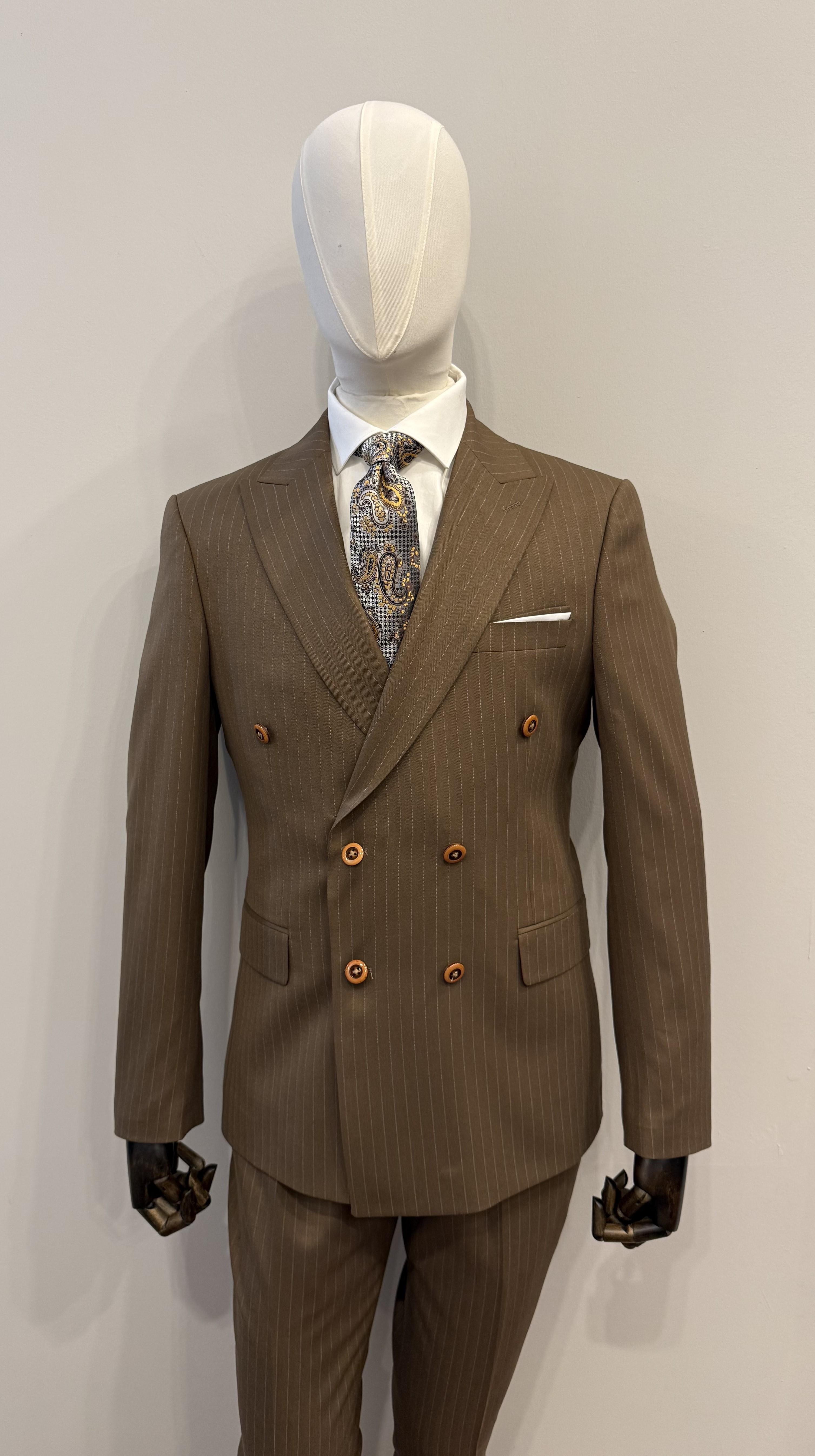 KRUVAZE ÇİZGİLİ CAMEL TAKIM ELBİSE