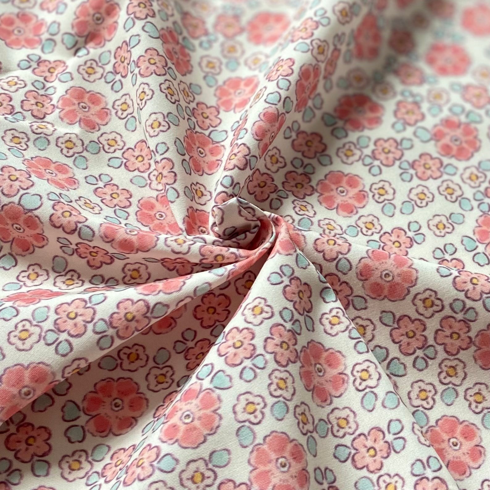 Cutie Petals Poplin Kumaş