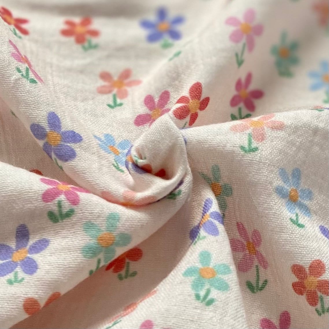 Daisy Meadow Müslin Kumaş
