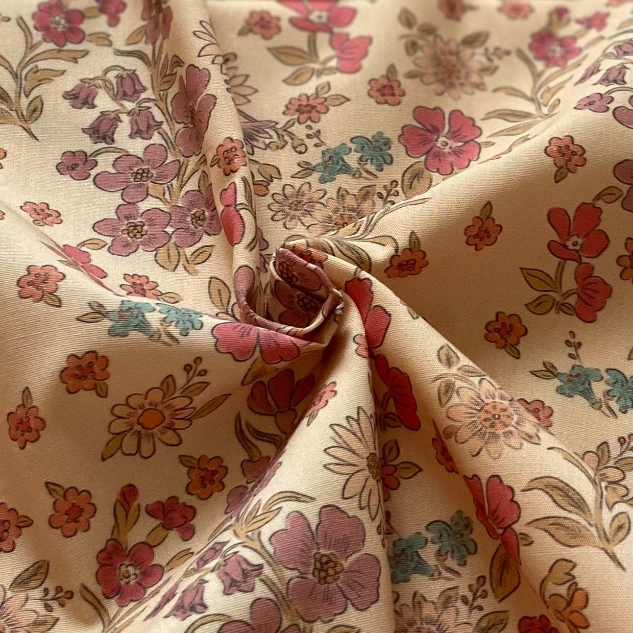 Retro Vibes Poplin Kumaş