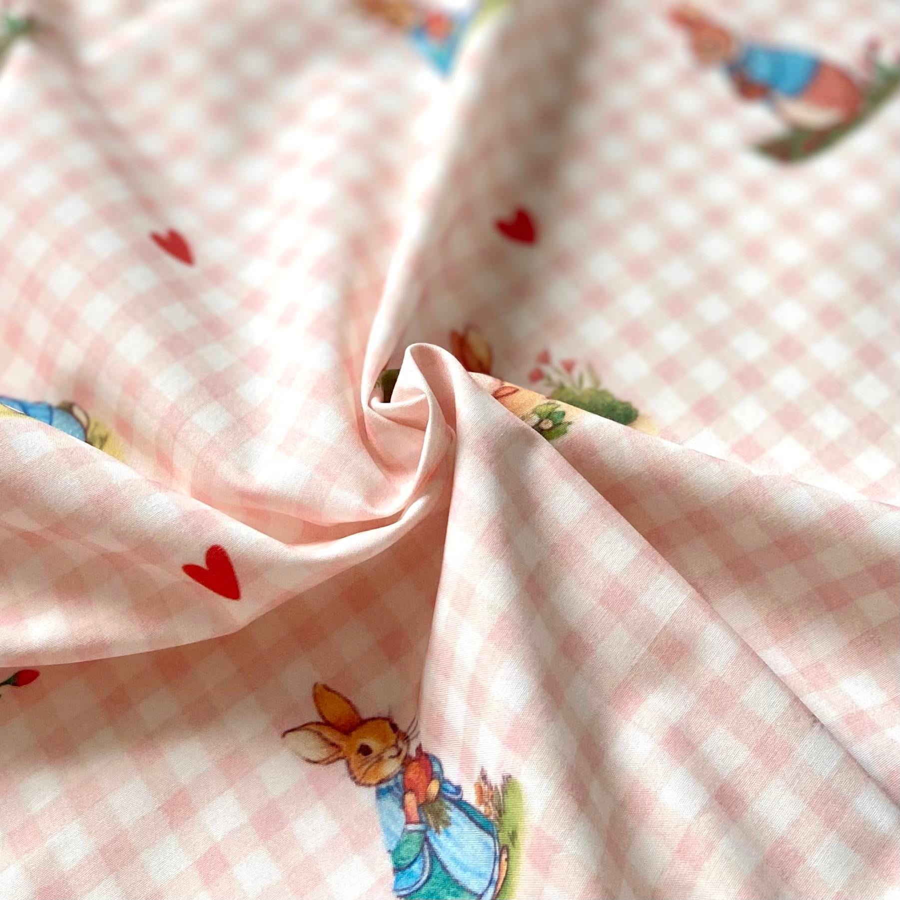 Tavşan Ailesi Pötipembe Poplin Kumaş