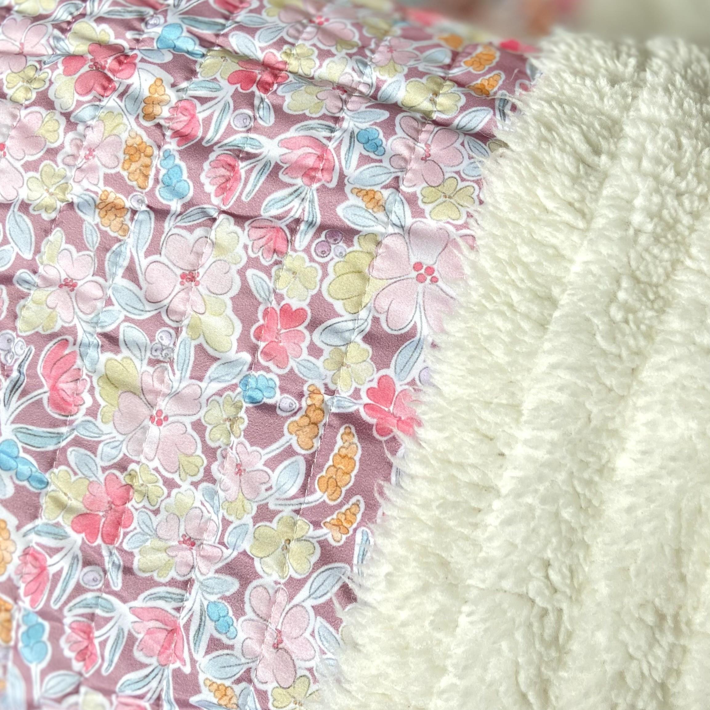 White Contour-Burgundy Peluş Astarlı Su İtici Özellikli Kapitone Kumaş