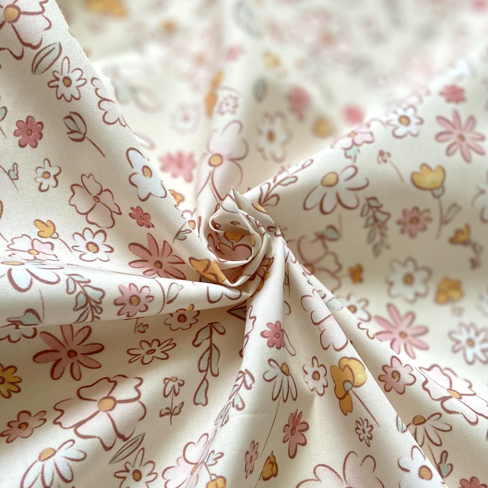 Zezig Elegant Flowers - Creamy Poplin Kumaş - Premium Parlak Doku