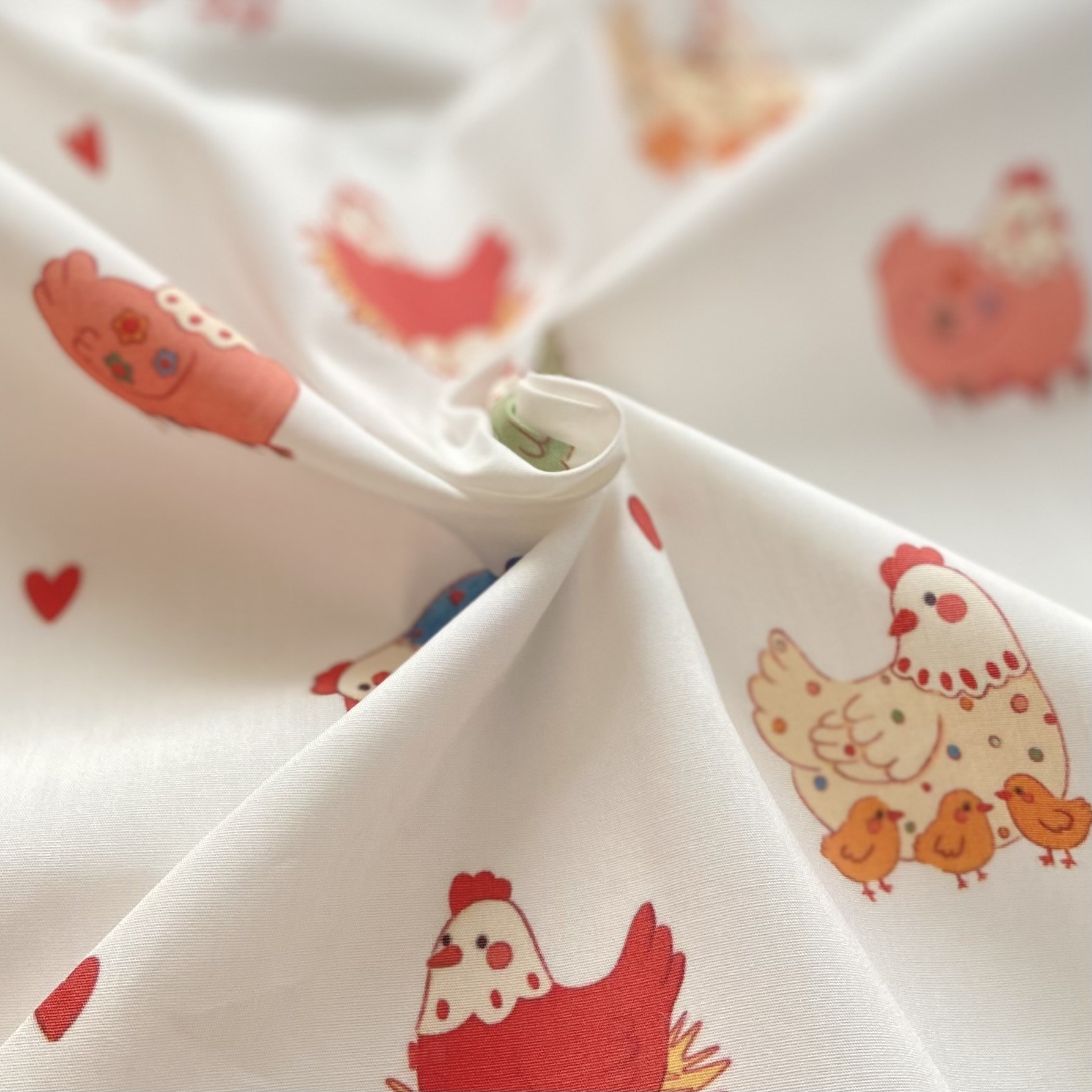 Joy in the Hencoop Poplin Kumaş