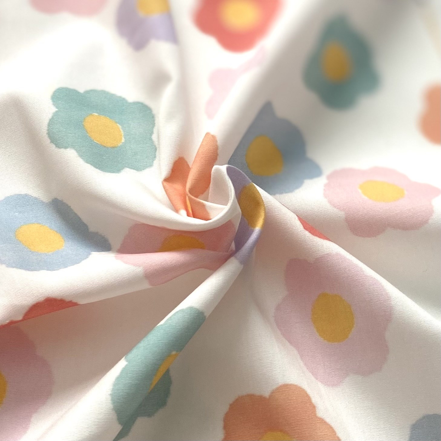 Retro Pastels - Daisies Poplin Kumaş