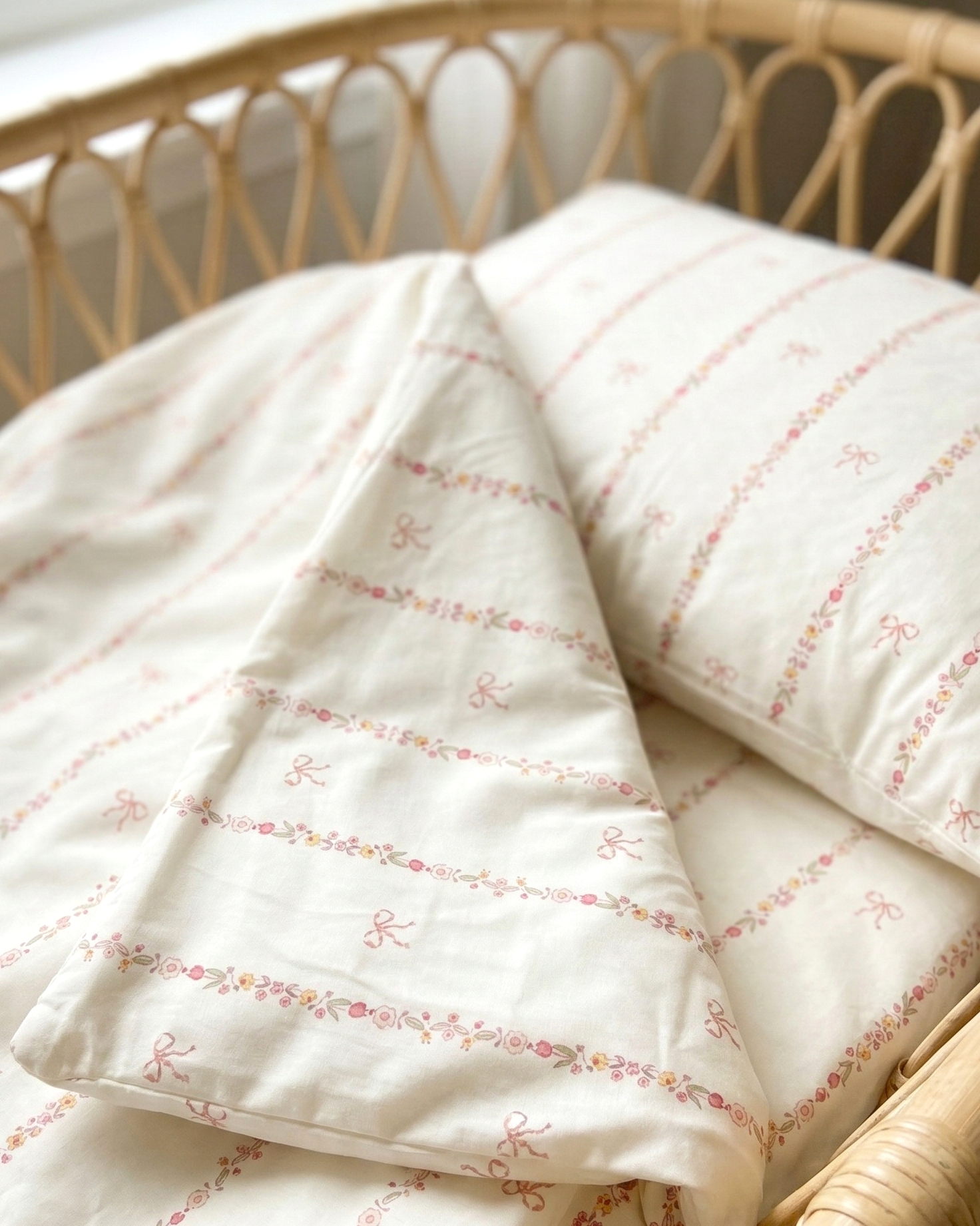 Zezig Bow Line Baby Bedding Set