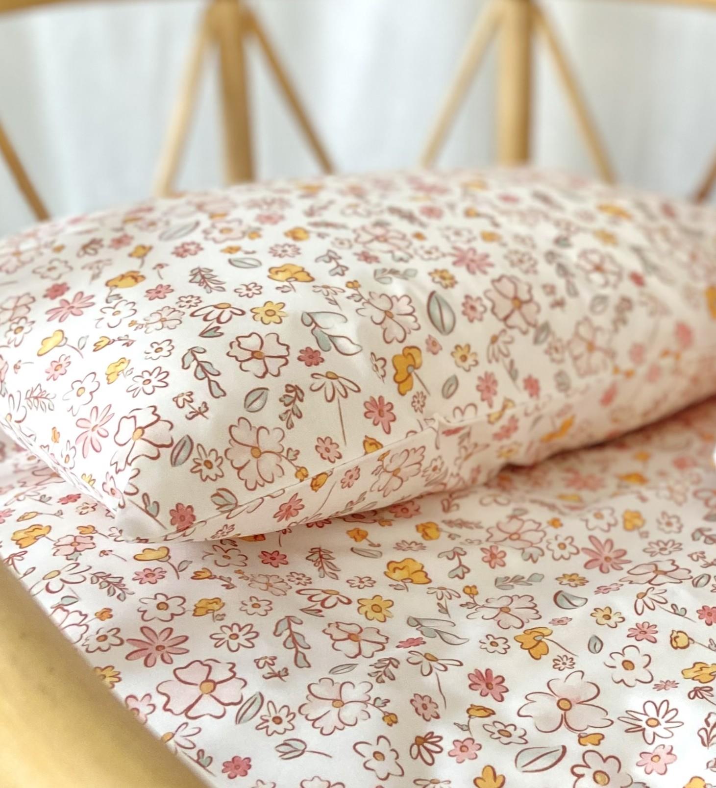 Zezig Elegant Flowers Baby Pillowcase and Sheet Set