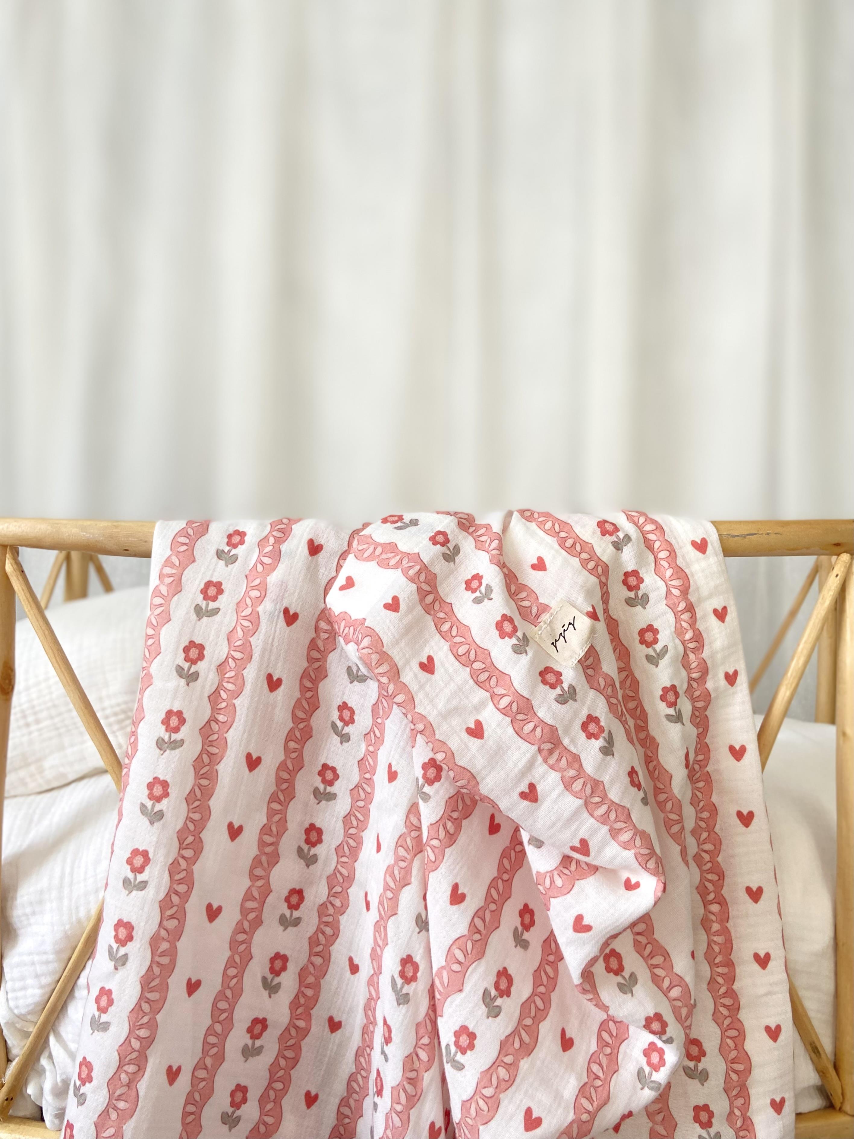 Zezig Heart Line Muslin Wrap