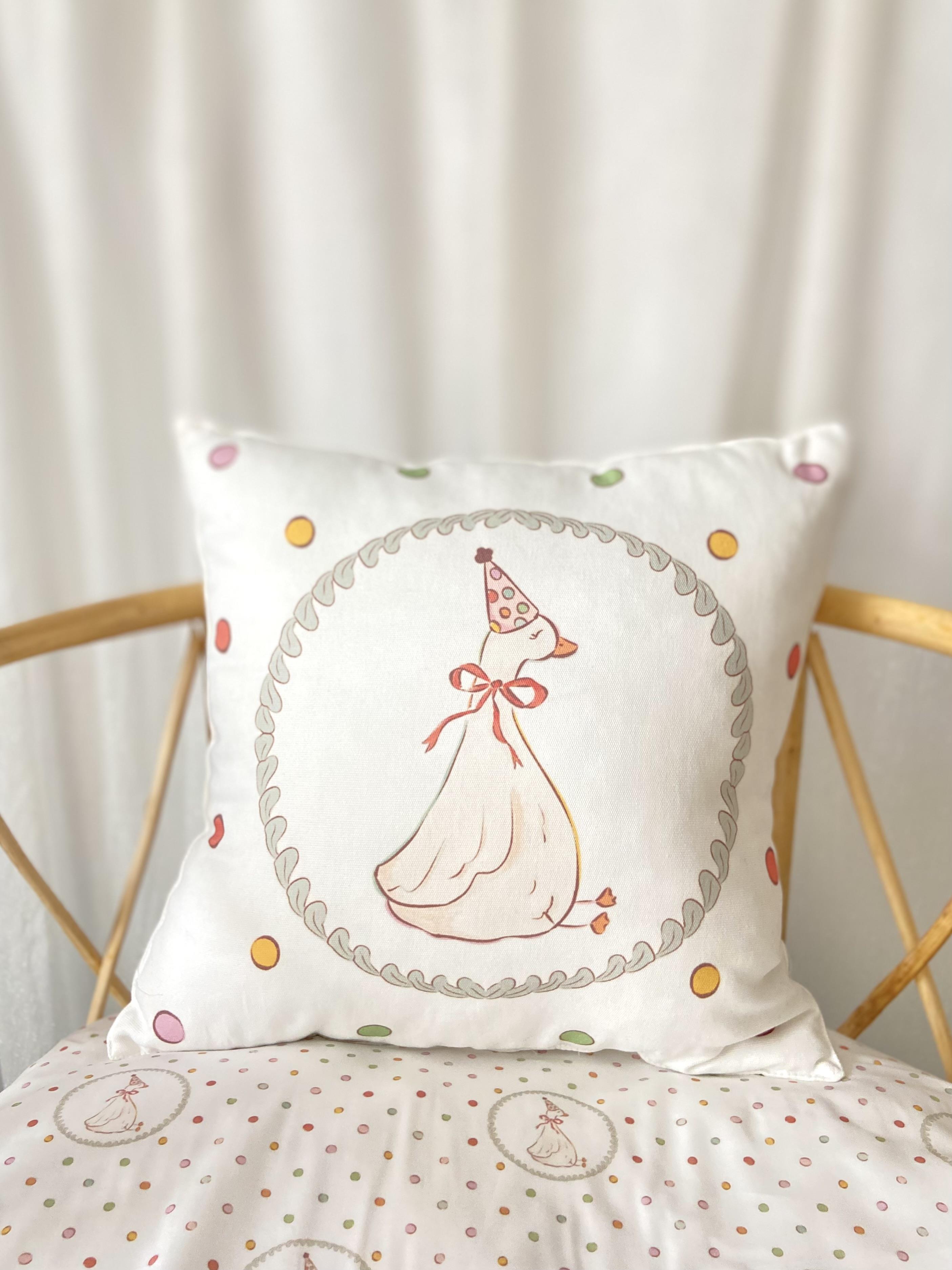 Zezig Party Goose Baby Room Pillow