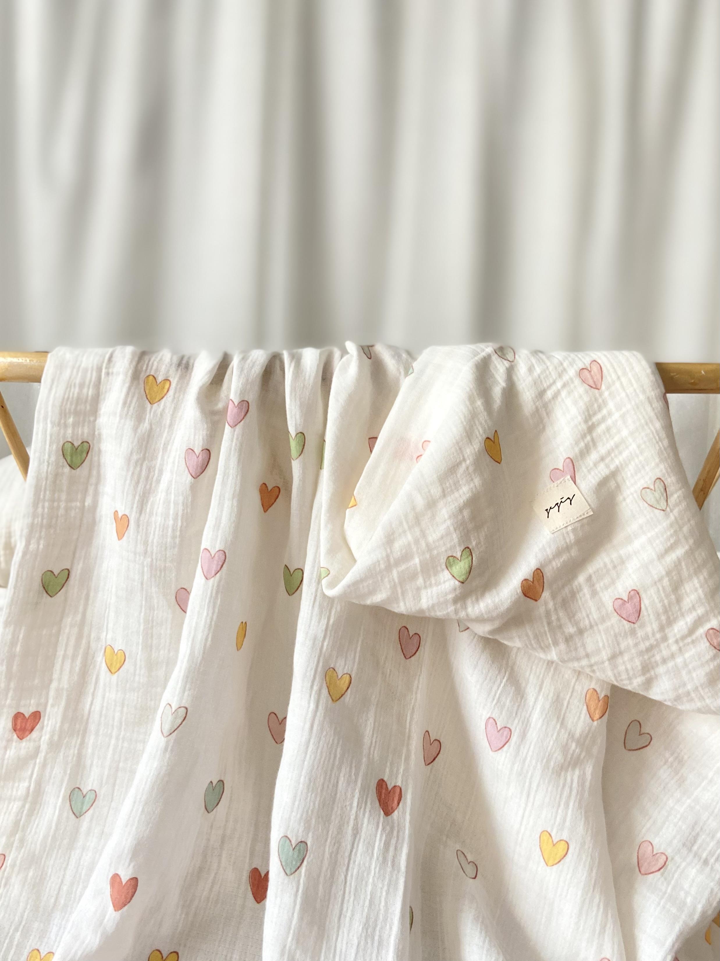 Zezig Pastel Hearts Muslin Blanket
