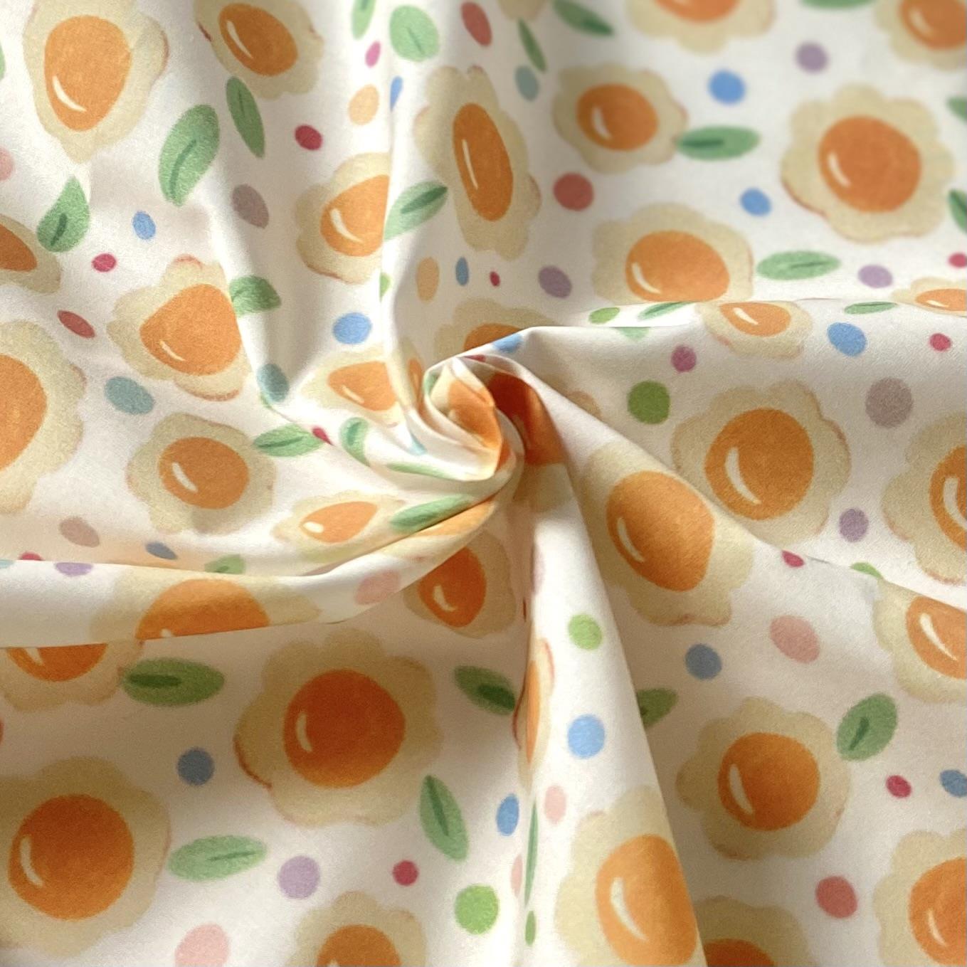 Zezig White Daisies Poplin Fabric