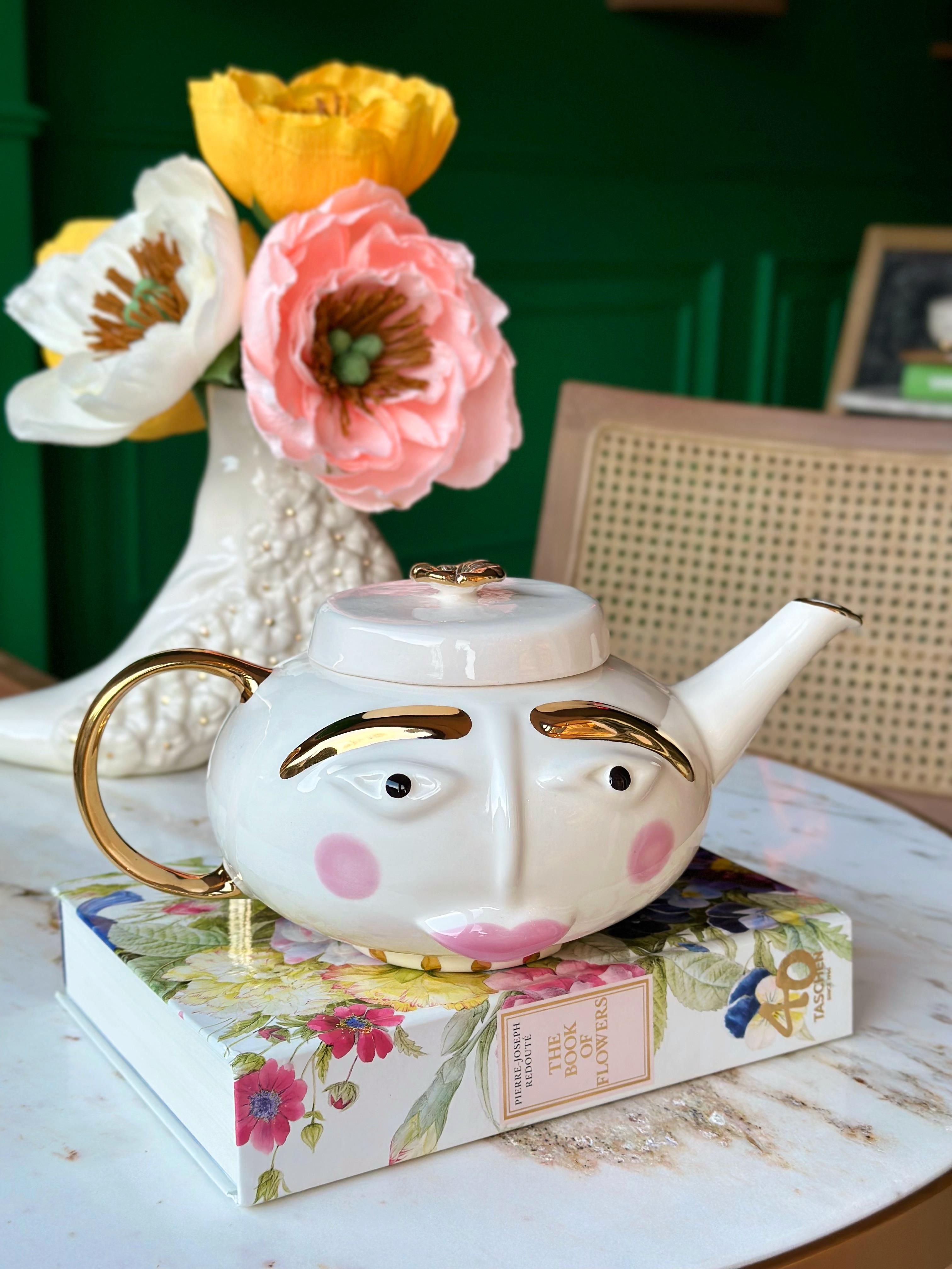 Rukiye Beş Çayında Teapot Demlik pembe makyaj