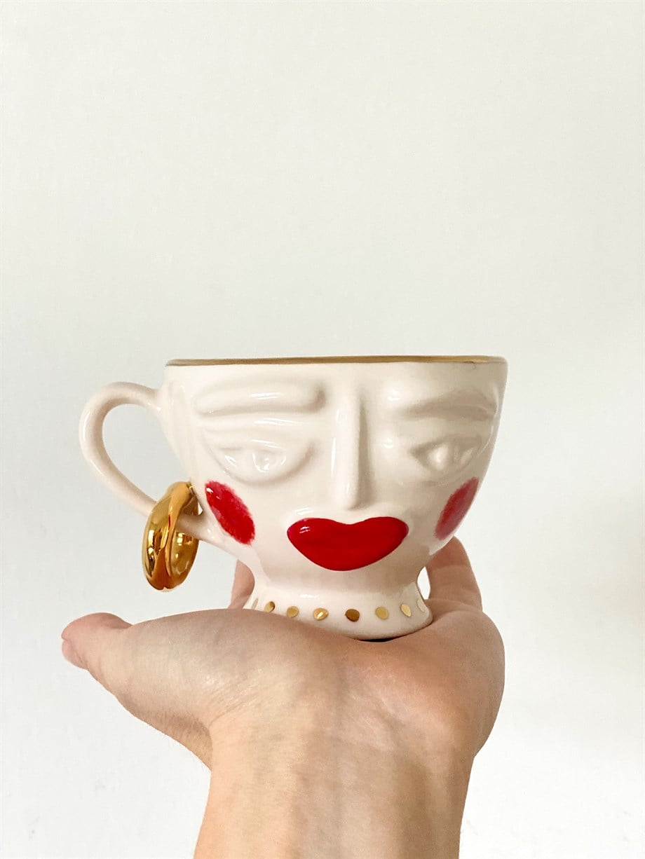 Rukiye Coffee Shot Kırmızı Makyaj