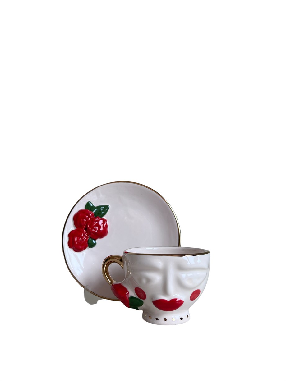 Roses kırmızı çay fincanı