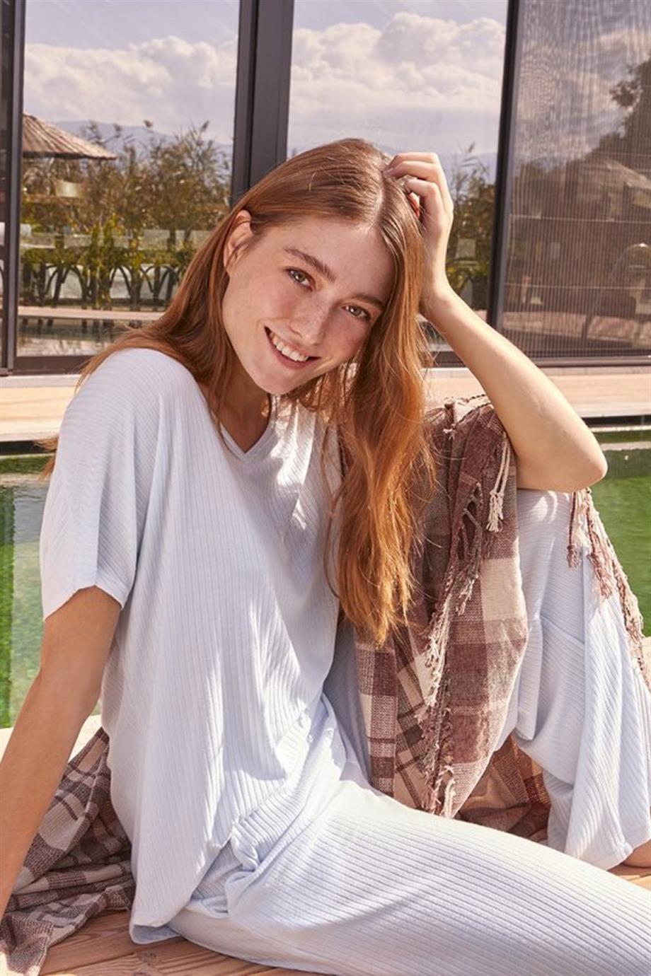 Ultra Comfort V-Shirt Blue