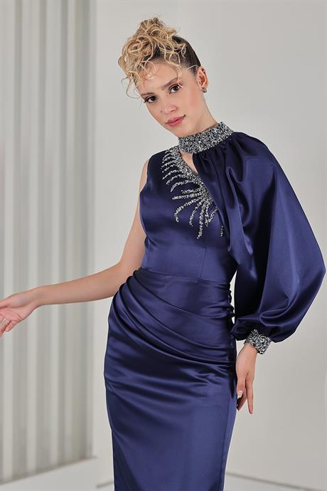 Carla Abiye Lacivert