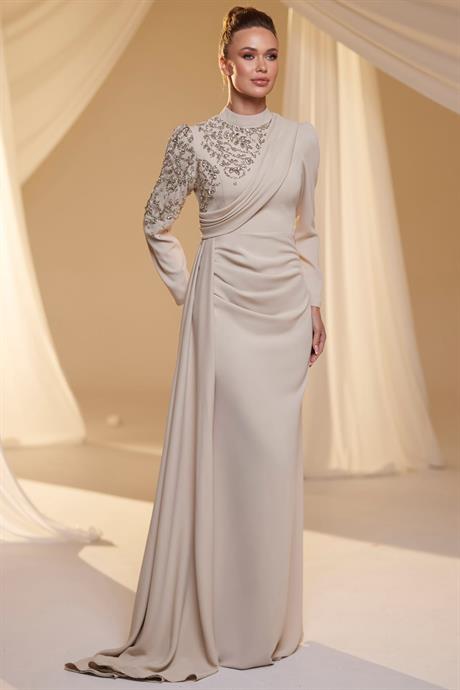 Nil Tesettür Abiye Krem