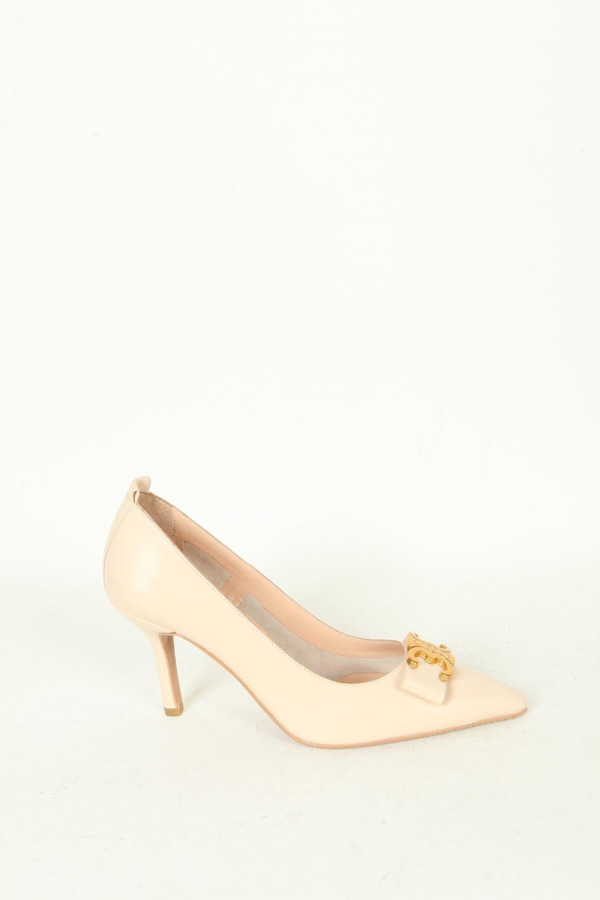 Kadın Deri Ayakkabı Aksesuar Detaylı Topuklu Pudra