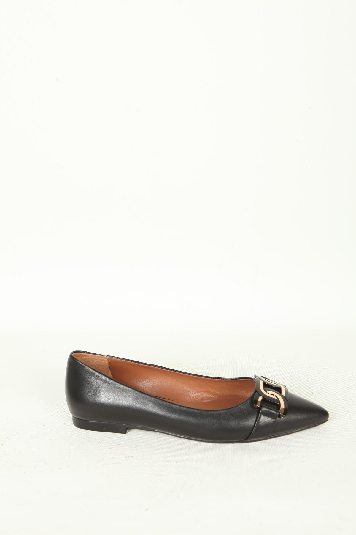 Kadın Deri Babet Aksesuar Detaylı Siyah