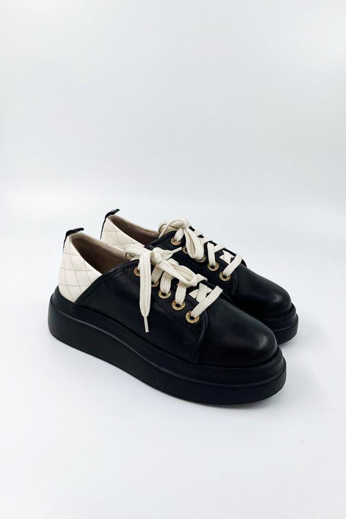 Kadın Siyah Hakiki Deri Aksesuar Detaylı Loafer