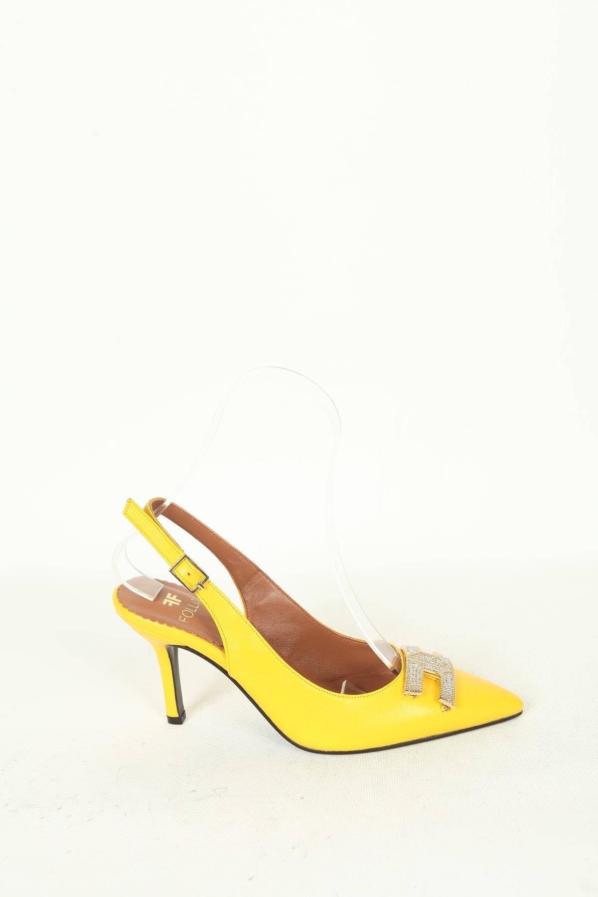 Kadın Sarı Rugan Aksesuar Detaylı Topuklu Ayakkabı