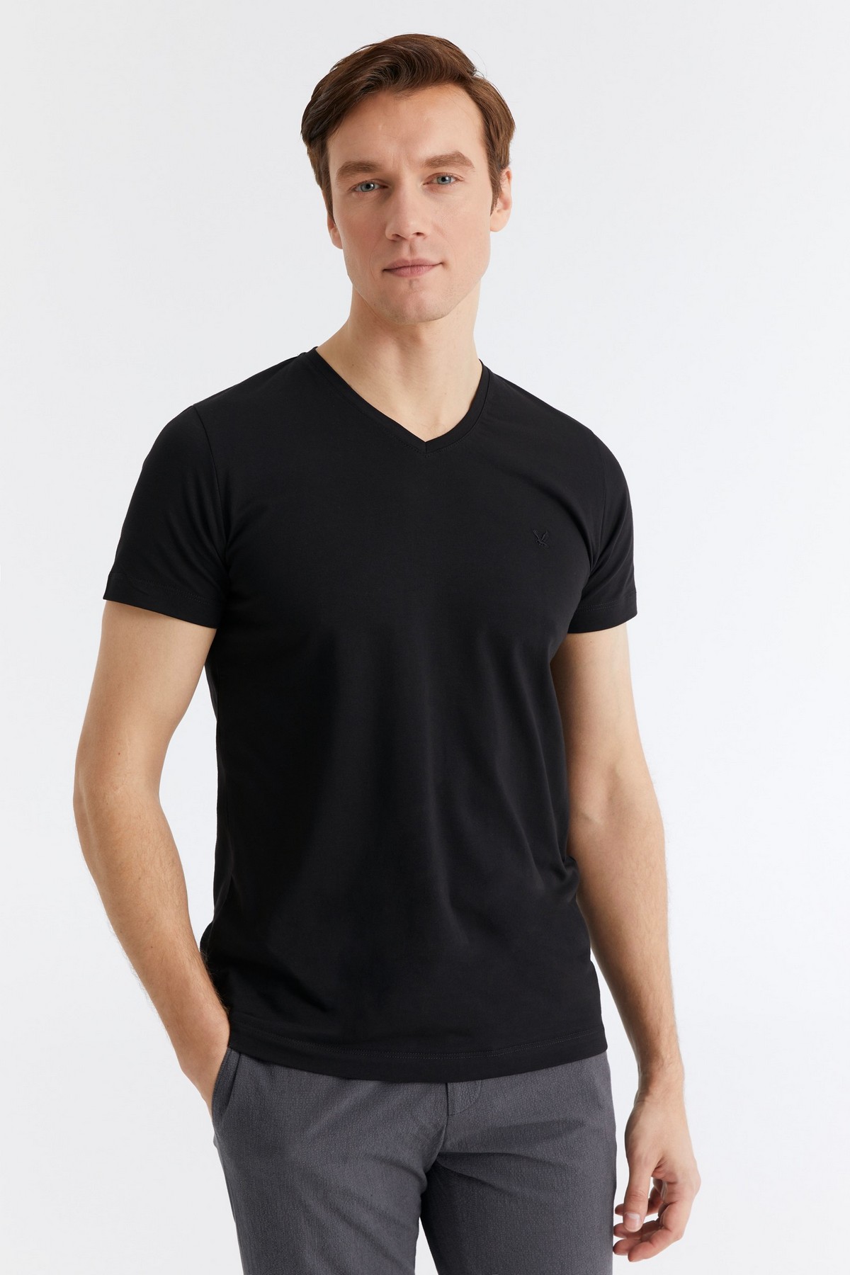 New Oxford Slim Fit Siyah V Yaka T-Shirt