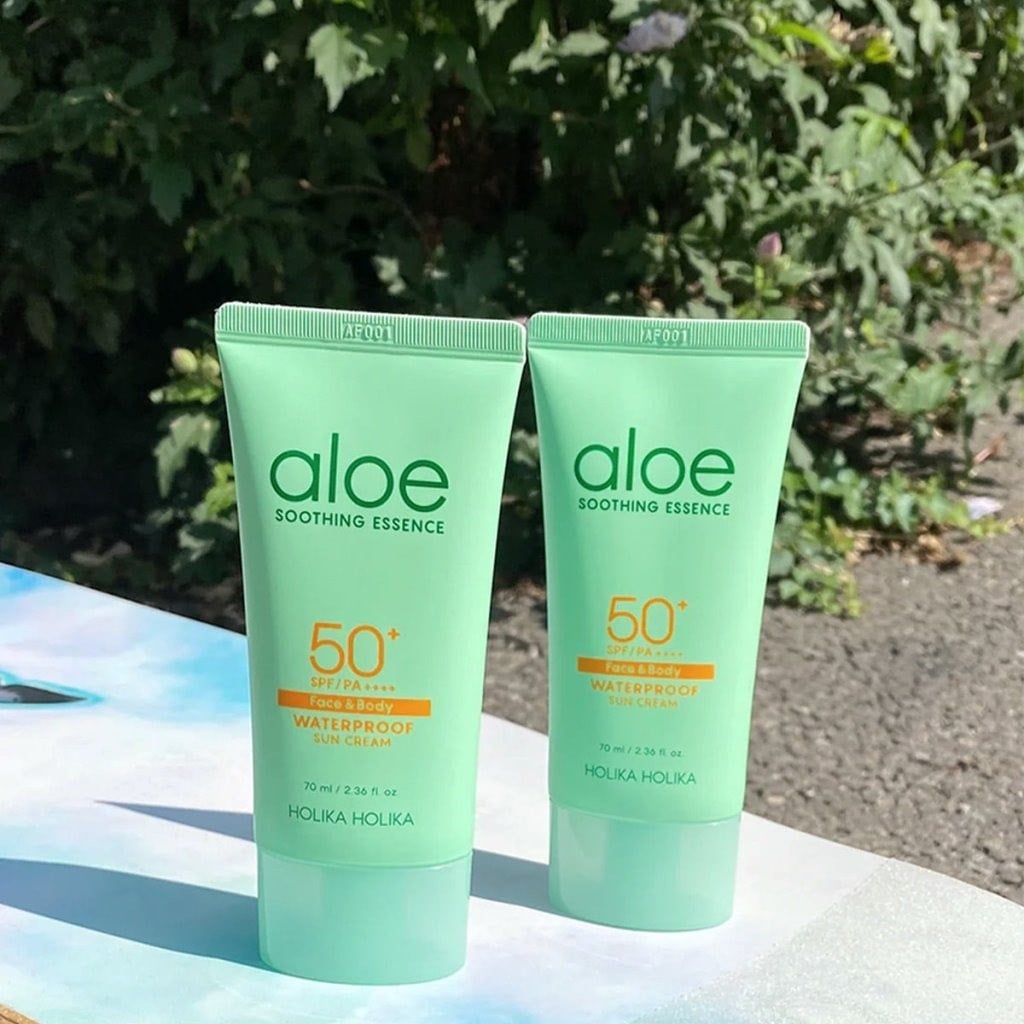 Holika Holika Aloe Essence Sun - Waterproof SPF