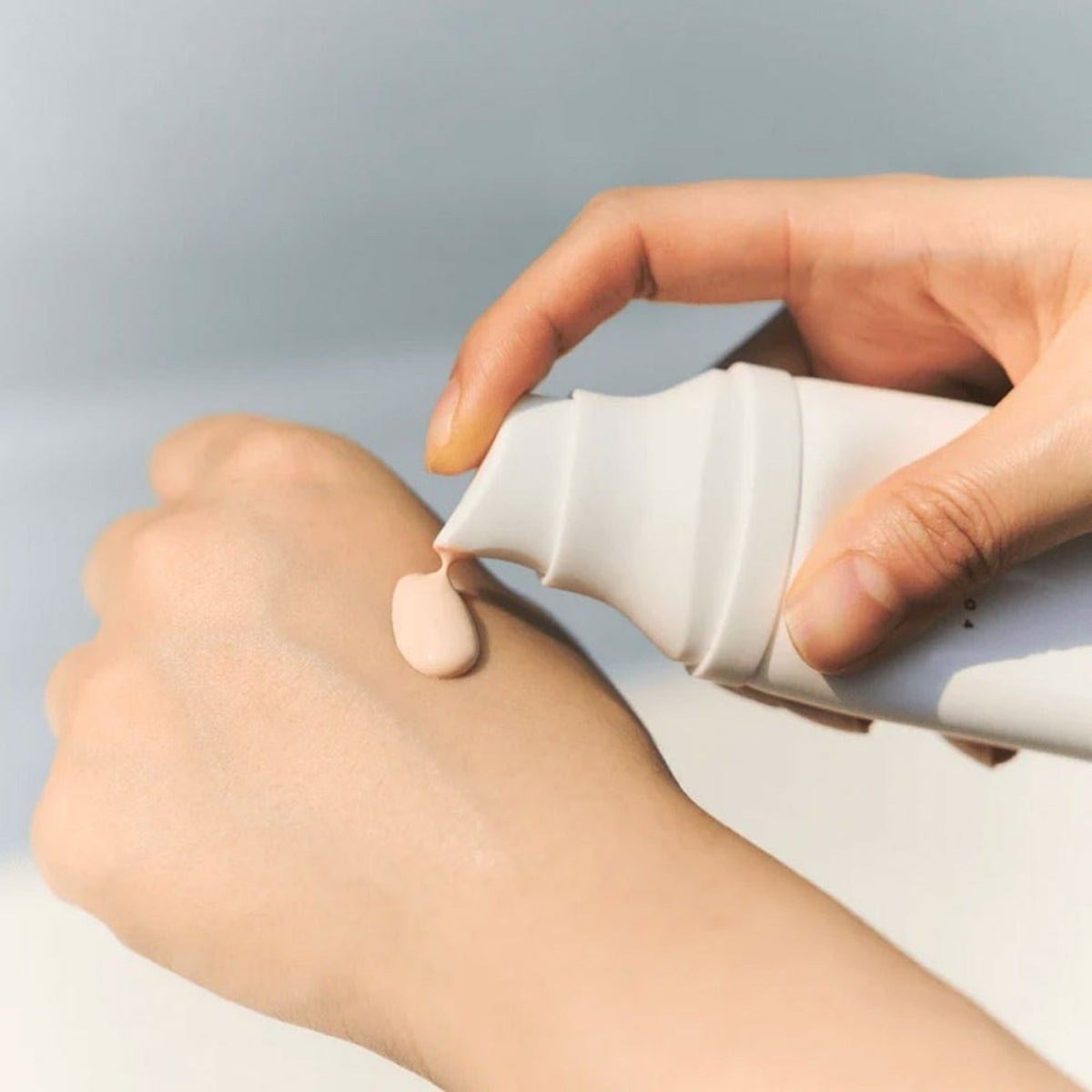 Skin1004 Tone Brightening Tone - Up Sunscreen 50 ml - Ton Eşitleyici Güneş Koruyucu