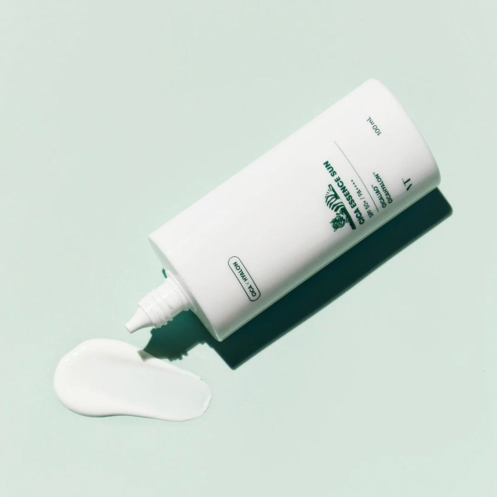 VT Cosmetics Cica Essence Sun - Hassas Cilt SPF50 Koruyucu