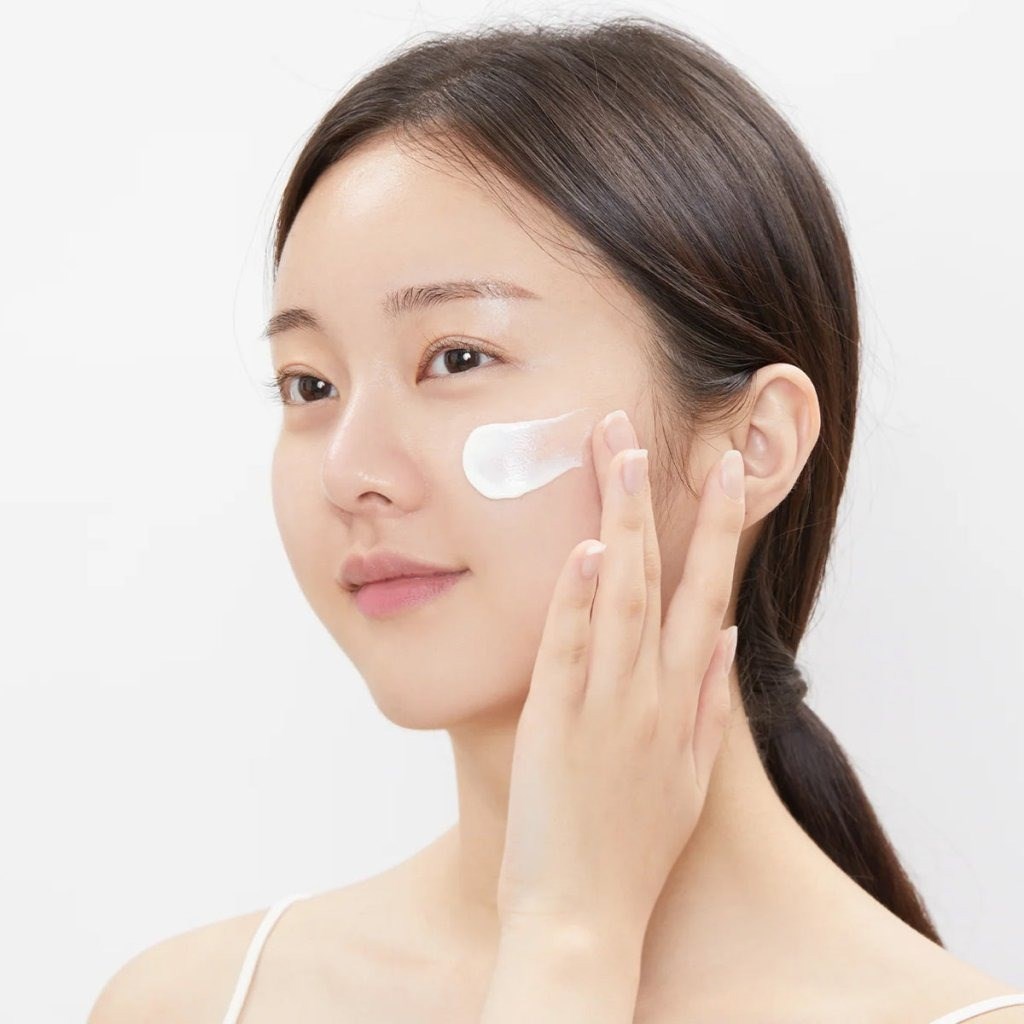 VT Cosmetics Cica Essence Sun - Hassas Cilt SPF50 Koruyucu