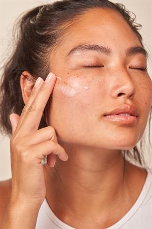 Vitamin C + Lactic Oil-Free Radiant Moisturizer 50 ml