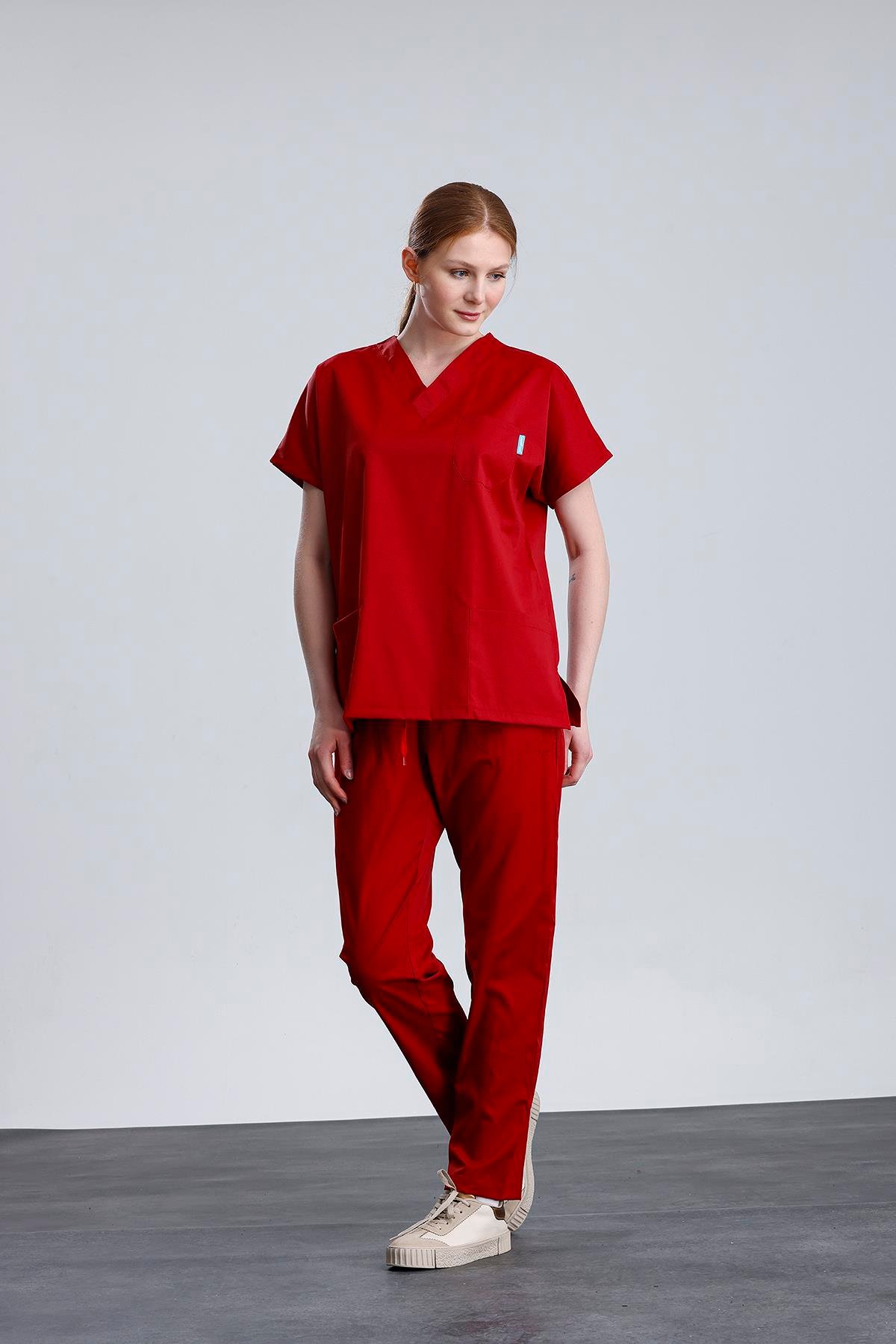 Snow Form Medical Apparel Üniforma Kırmızı Likralı Unisex Yarasa Kol Hemşire Ve Doktor Forması Takımı Scrubs