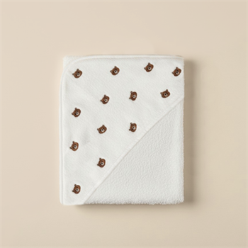 Başlıklı Kurulama Havlusu – %100 Pamuk 0-2 Yaş Ayı Nakışlı