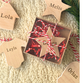 İsme Özel Yılbaşı Ağaç Süsü - Ahşap El Yapımı Kar Eldiveni