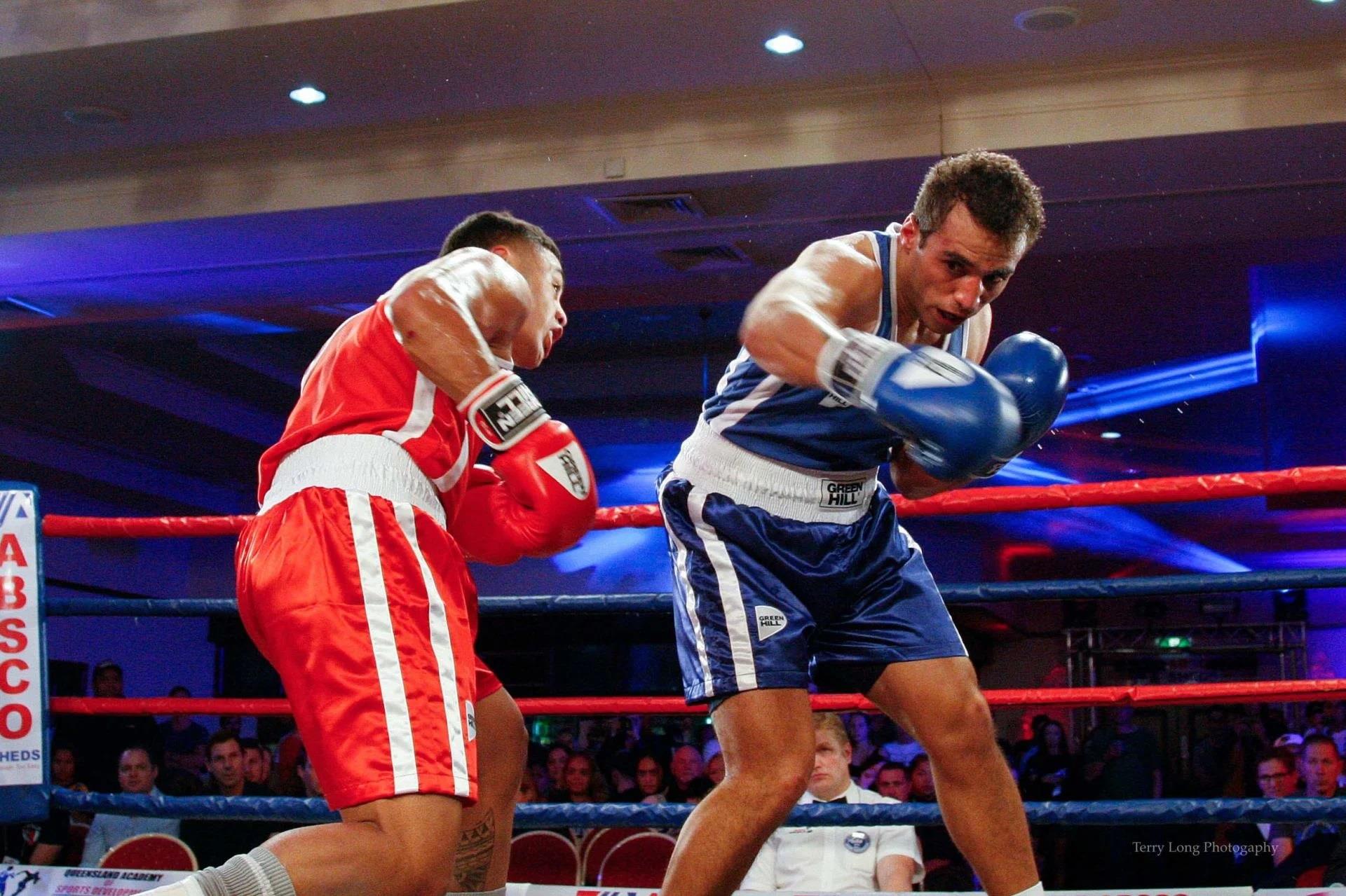 Green Hill Tiger Aıba Onaylı Deri Müsabaka Boks Eldiveni Kırmızı