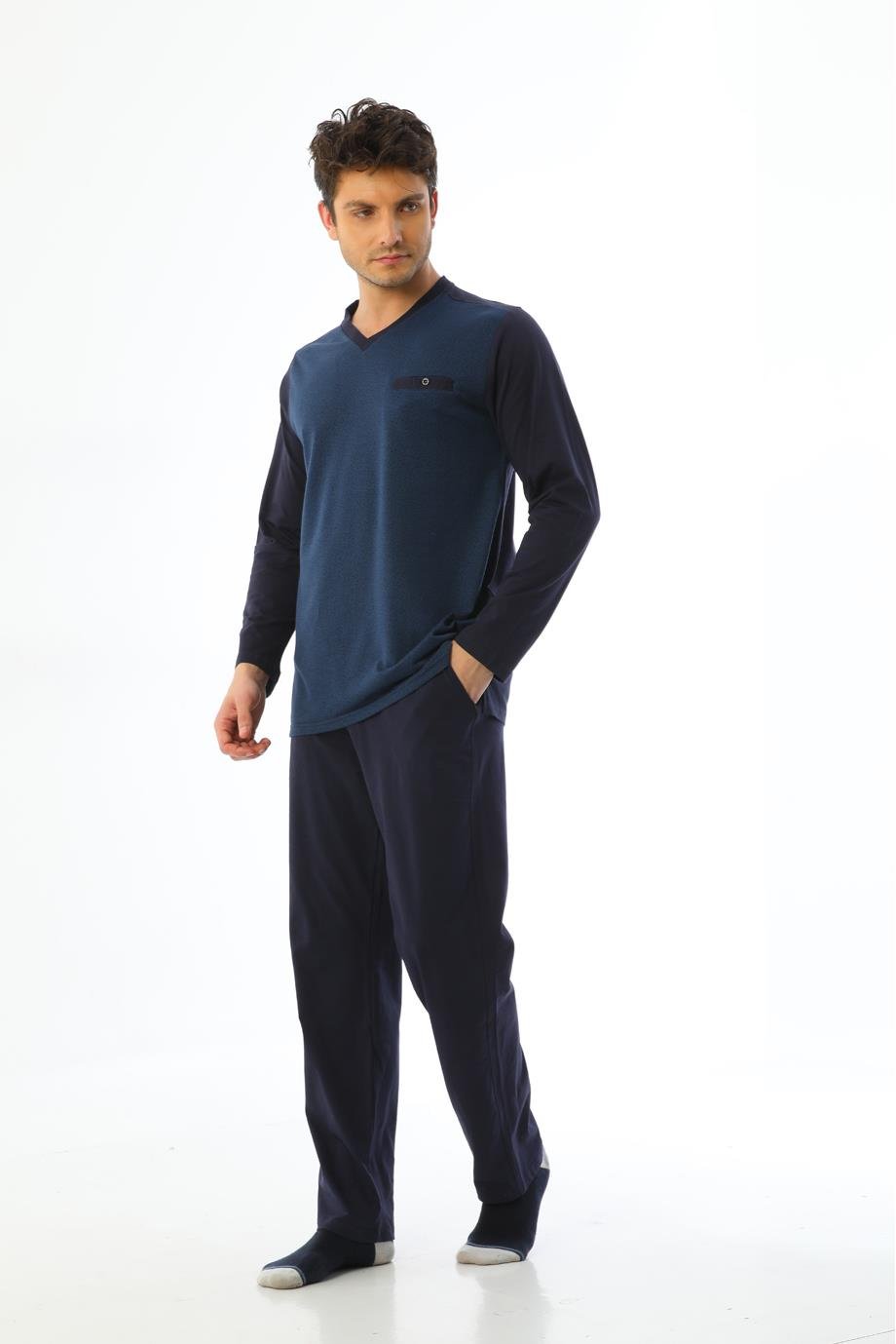 Erkek Jakarlı V Yaka Uzun Kollu Çilli Marin Pijama Takımı 8020