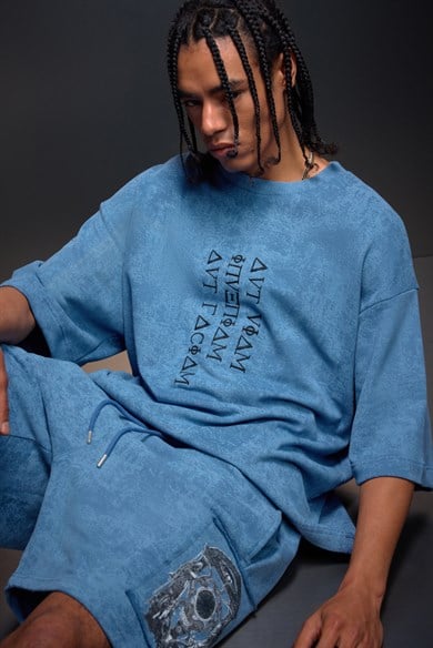 Erkek Açık Mavi İnveniam Patchli Oversize Yıkama Efektli Tshirt