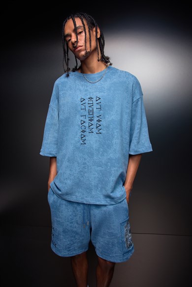 Erkek Açık Mavi İnveniam Patchli Oversize Yıkama Efektli Tshirt